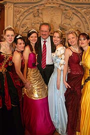 OB Christian Ude und die Faschigns-Prinzessinnen (Foto: MartiN Schmitz)